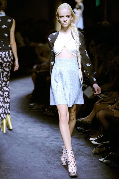 Look 11